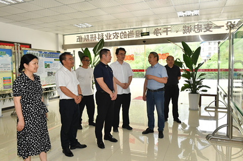 省科协副主席来市农科院调研指导