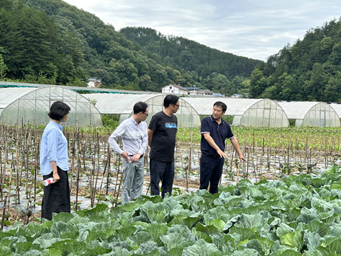 省农科院领导来广指导_副本.jpg