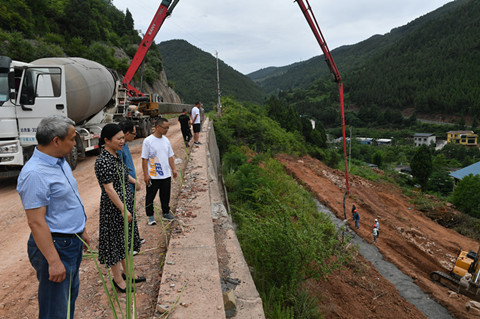 市局领导检查市农科院安全生产
